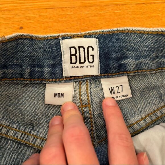 BDG Urban Outfitters High Rise denim Jean Mom Shorts - Picture 3 of 3